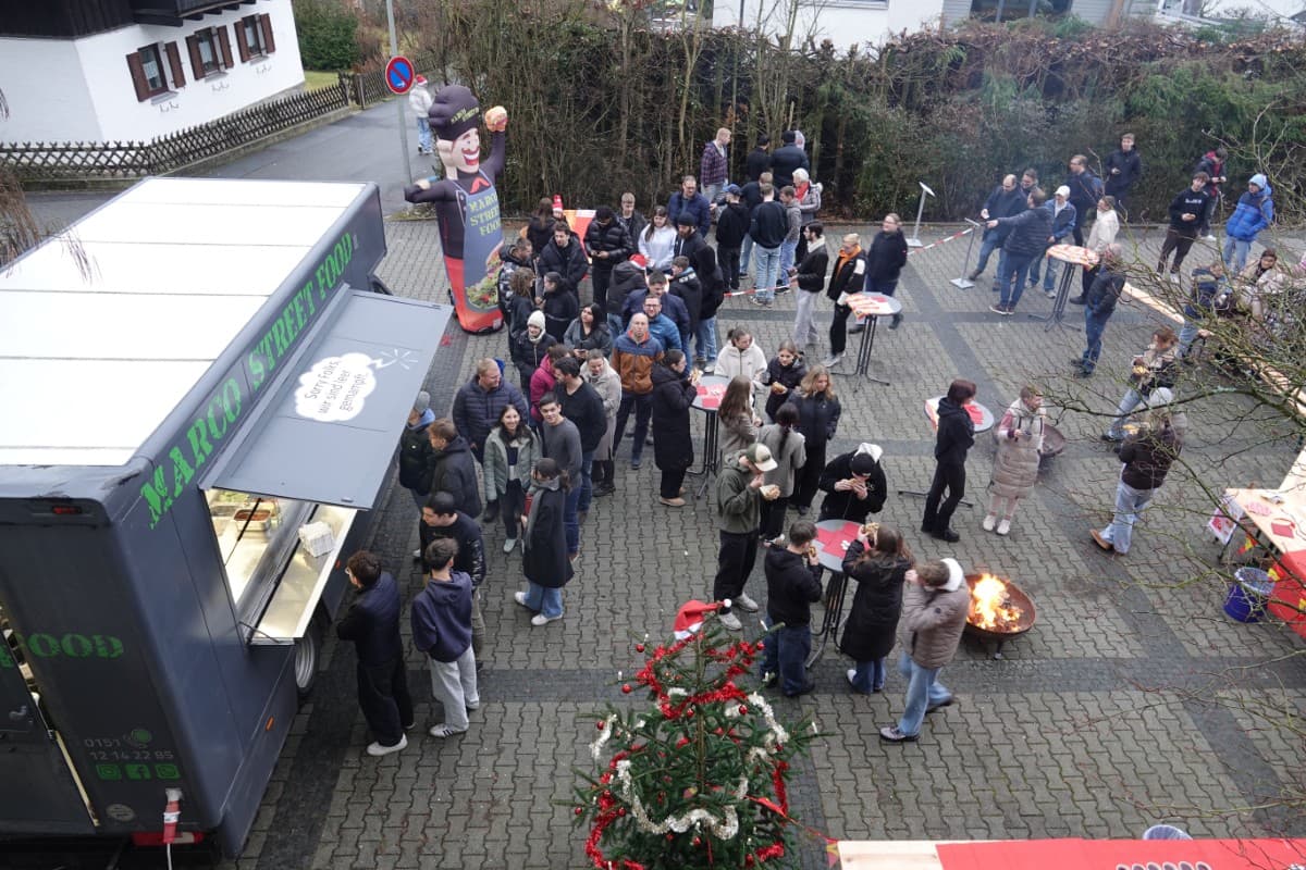 Schüler im Pausenhof